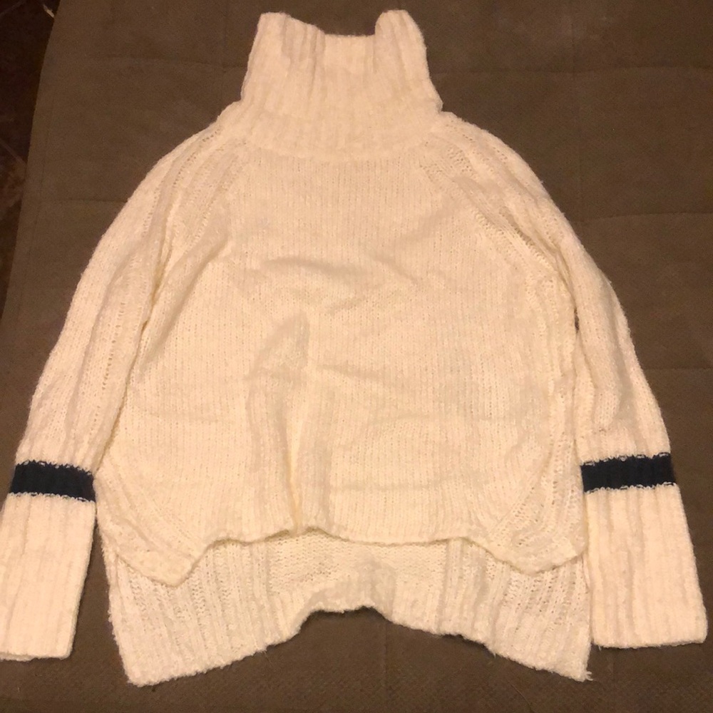 White Cowl Neck Sweater with Cozy Knit Design0&0 sweater